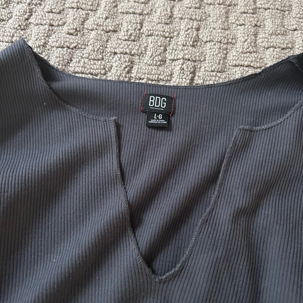 UO cropped grey longsleeve